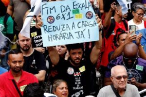 Em pesquisa, apoio ao fim da 6×1 cai com corte salarial: 56% contra e 39% a favor