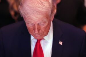 Trump diz que os EUA estão ‘chegando muito perto’ de acordo com o Irã