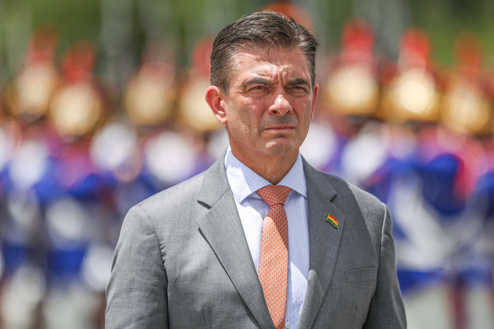 Presidente da Bolívia flexibiliza uso de Estado de exceção em meio a protestos