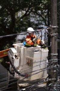 Neoenergia fará desligamentos de energia no DF nesta sexta