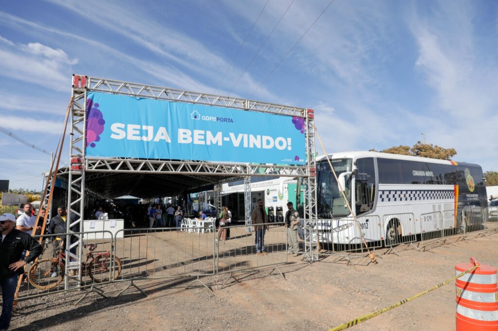 Celina Leão assina obras de UBS e pavimentação na 26 de Setembro