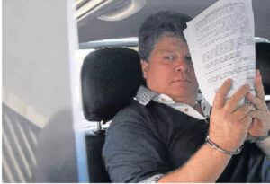 Chefe do PCC solto por desembargador em 2020 é preso na Bolívia, diz TV