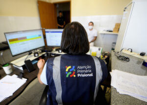 Profissionais de saúde iniciam residência em práticas integrativas na Papuda