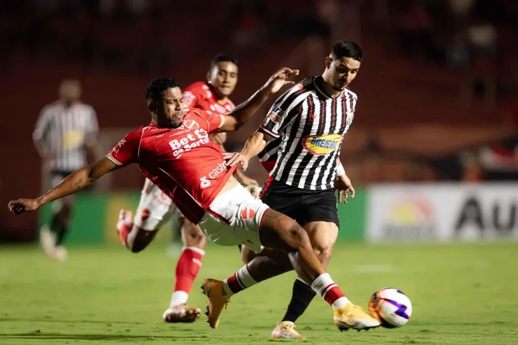Anápolis derrota Vila Nova nas penalidades e se garante na final da Copa Centro-Oeste