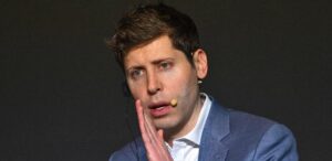 CEO da OpenAI diz ser improvável que IA leve a 'apocalipse do emprego'