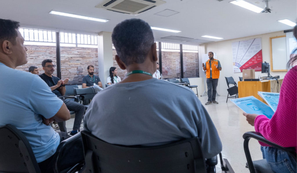 SLU orienta servidores do MPDFT sobre separação de resíduos