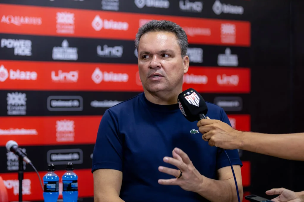 Adson diz que esperava mais do técnico e cita Rafael Lacerda após empate com o Juventude