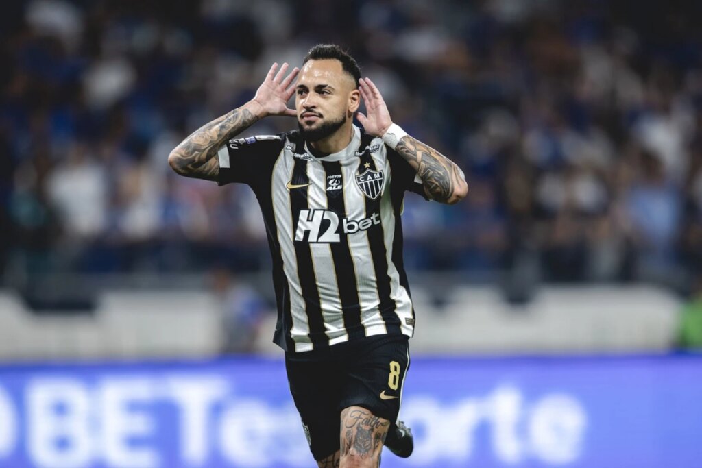 Com expulsões, Atlético-MG vence Cruzeiro e ultrapassa rival na tabela