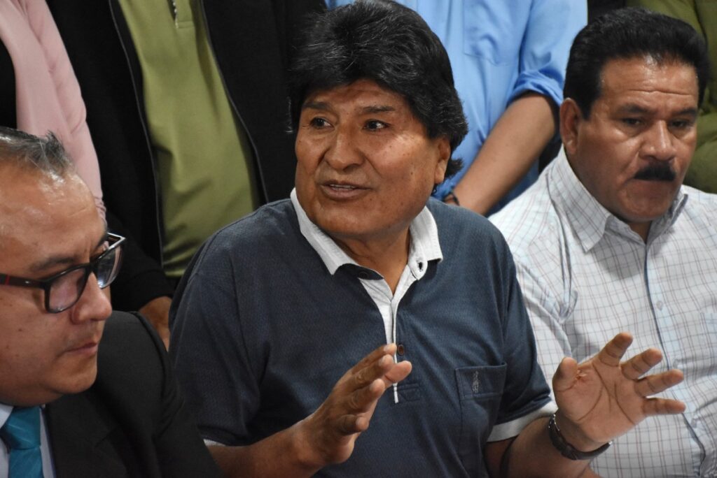 Suspenso na Bolívia julgamento contra Morales por suposto tráfico de menor