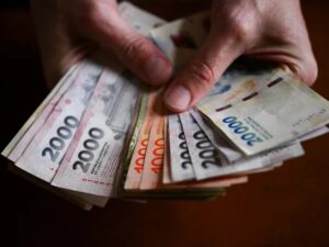 Inflação argentina cai pela primeira vez em 11 meses