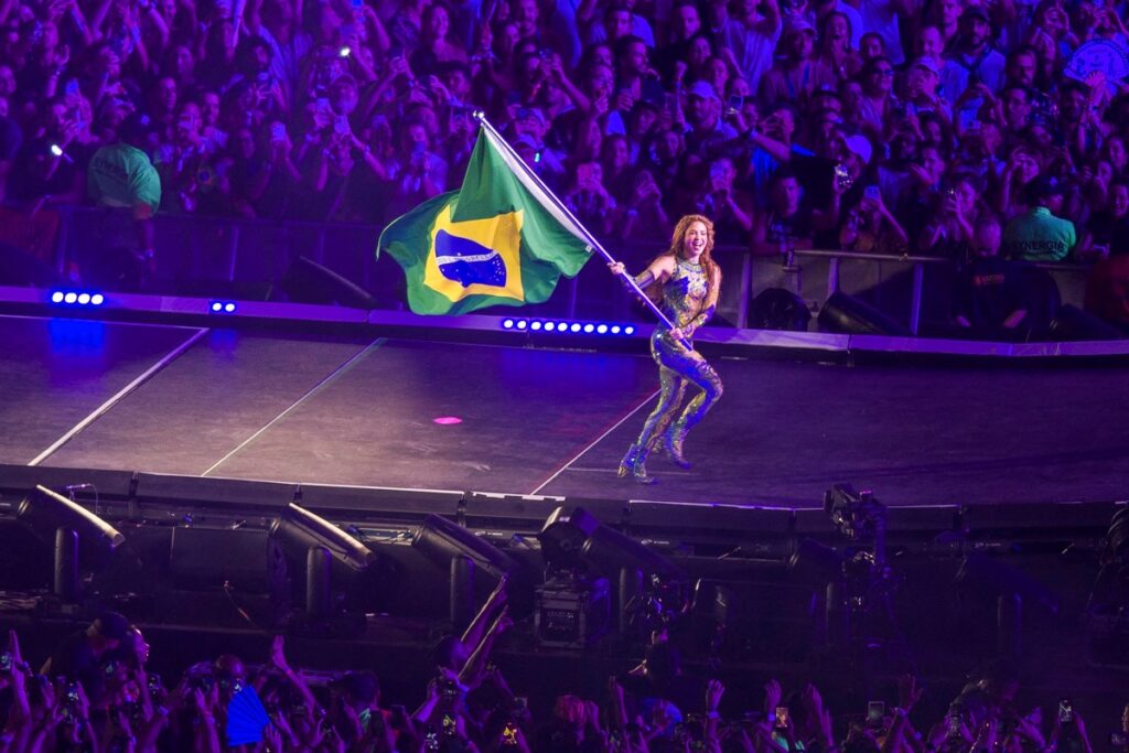 Ocorrências em Copacabana com show de Shakira são metade do registrado com Lady Gaga