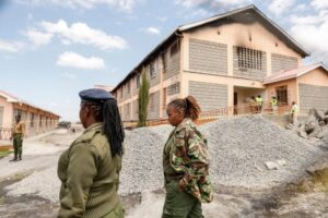 Oito estudantes são detidas por ‘incêndio criminoso’ que matou 16 meninas em um internato no Quênia