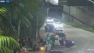 Acidente com Porsche deixa um ferido na Barra da Tijuca, no Rio
