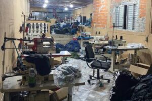 Adolescente paraguaia é encontrada em condições precárias em oficina de costura em Guarulhos