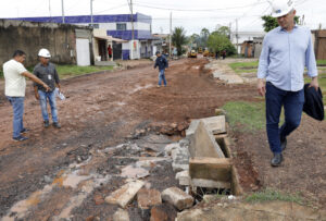 Sol Nascente vistoria obra para conter erosão e recuperar área degradada