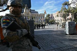 Camponeses marcham em La Paz e governo denuncia ameaça à democracia da Bolívia