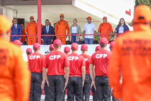 Bombeiros Militares do DF realizam cerimônia de troca de uniforme