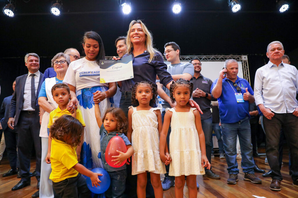 QualificaDF Móvel certifica 579 alunos em Samambaia