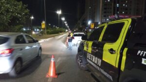 Fiscalização no DF flagra 47 motoristas alcoolizados no fim de semana