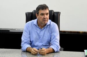 Eduardo Riedel (PP) lidera corrida ao governo do MS, aponta pesquisa RealTime/Big Data