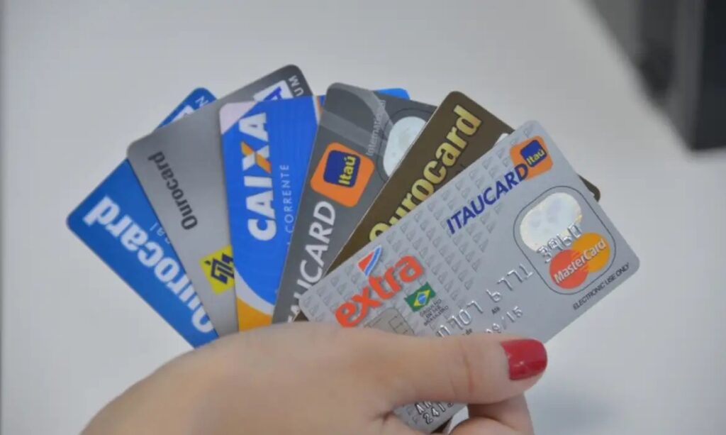 Endividamento de famílias em São Paulo sobe em abril ao maior nível em 3 anos, diz FecomercioSP