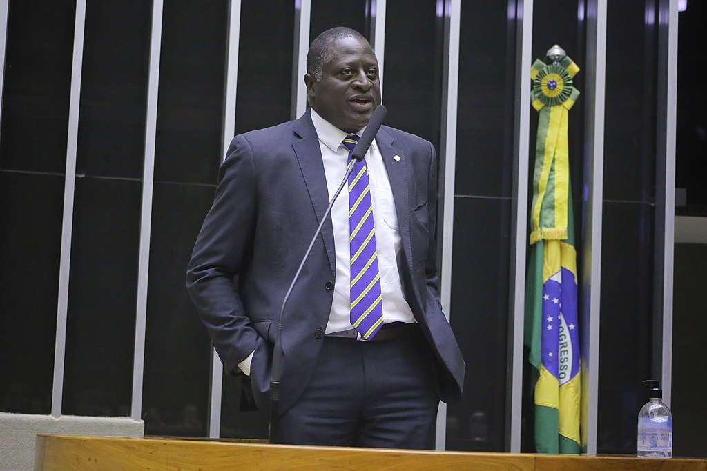 Comissão aprova lei que pune domínio territorial de facções criminosas