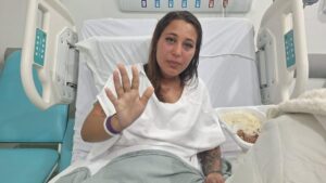 Mulher resgatada após 2 dias à deriva em Ilhabela (SP) recebe alta do hospital
