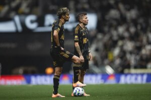 Camisa 10 do Atlético-MG tem lesão e só volta a jogar após a Copa
