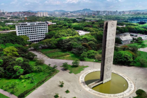 Estudantes da USP mantêm ocupação da reitoria por melhorias estudantis