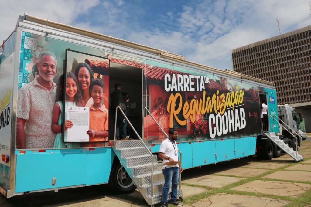 Carreta da Regularização inicia atendimentos em Samambaia