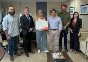Terracap entrega novas escrituras a moradores de Vicente Pires