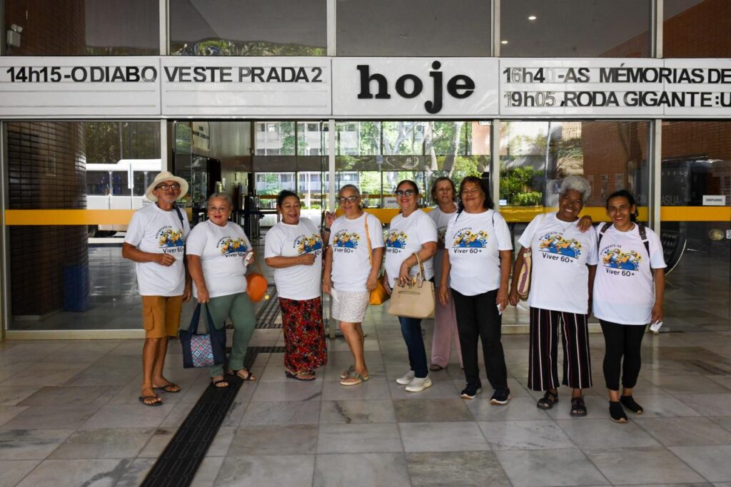 Idosos do Viver 60+ têm tarde especial no Cine Brasília