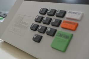 Pela primeira vez, Brasil tem mais de 1 milhão de eleitores cadastrados no exterior