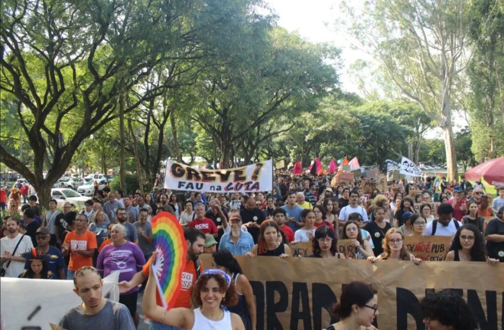 Faltou cuidado do governo de SP em lidar com universidades; PM não deveria ser acionada