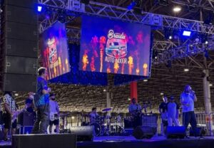 Bandas de rock do DF são retiradas do palco em evento de carros antigos