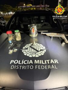 ROTAM apreende adolescentes com arma e drogas no Recanto das Emas