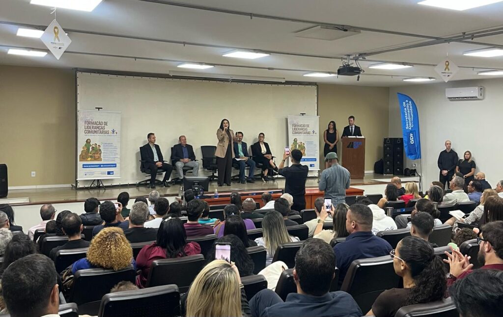 Curso de Lideranças Comunitárias forma 142 participantes no DF