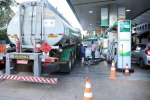 Diesel pode ter redução de até R$ 1,20 por litro no DF