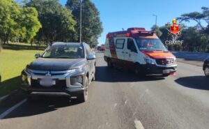 Acidente entre caminhonete e motocicleta mobiliza bombeiros no Eixão Norte