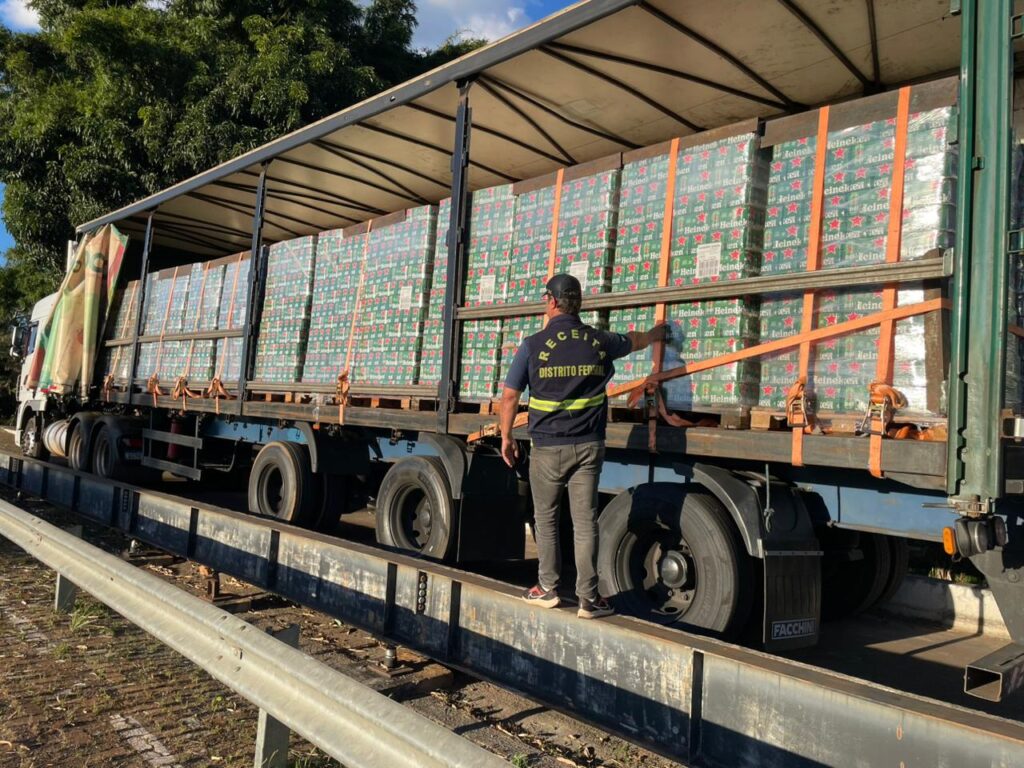 Fiscalização apreende 27 toneladas de carne sem nota fiscal no DF