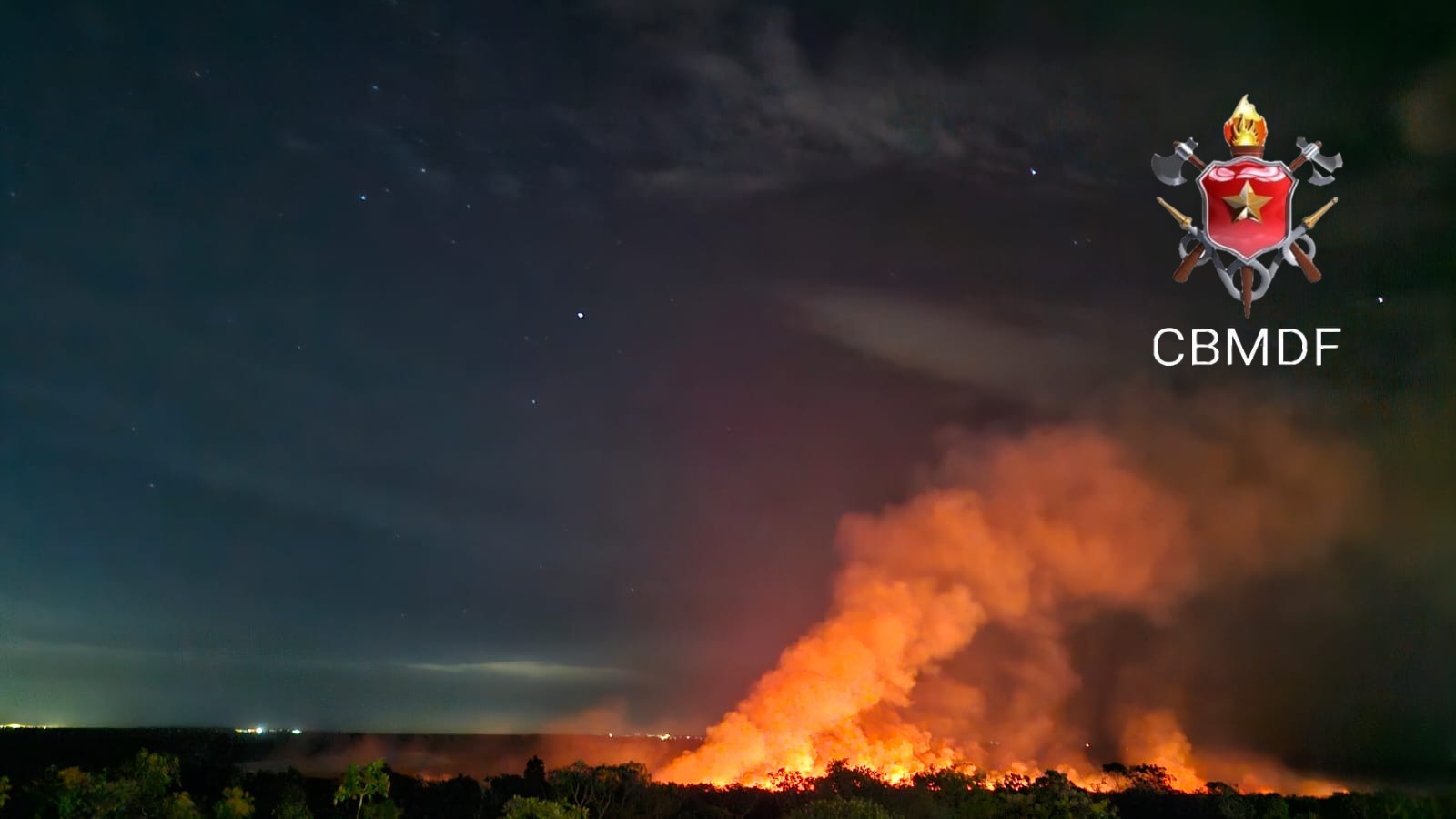 Queima controlada no Parque Nacional de Brasília pode manter focos visíveis até a madrugada