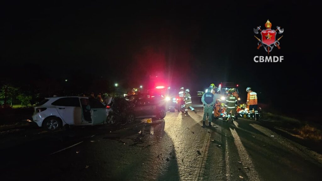 Três passageiros ficam gravemente feridos em acidente na BR-251