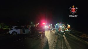 Três passageiros ficam gravemente feridos em acidente na BR-251