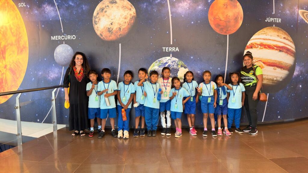 Planetário de Brasília recebe estudantes venezuelanos para atividade de ciência e meio ambiente