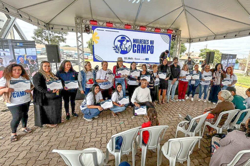 Brazlândia: Mais de 100 mulheres recebem certificado de capacitação rural