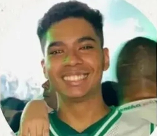 jovem morto com tiros nas costas em SP