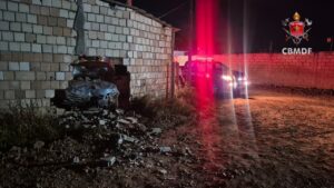 Carro invade casa no Paranoá durante a madrugada; ninguém fica ferido