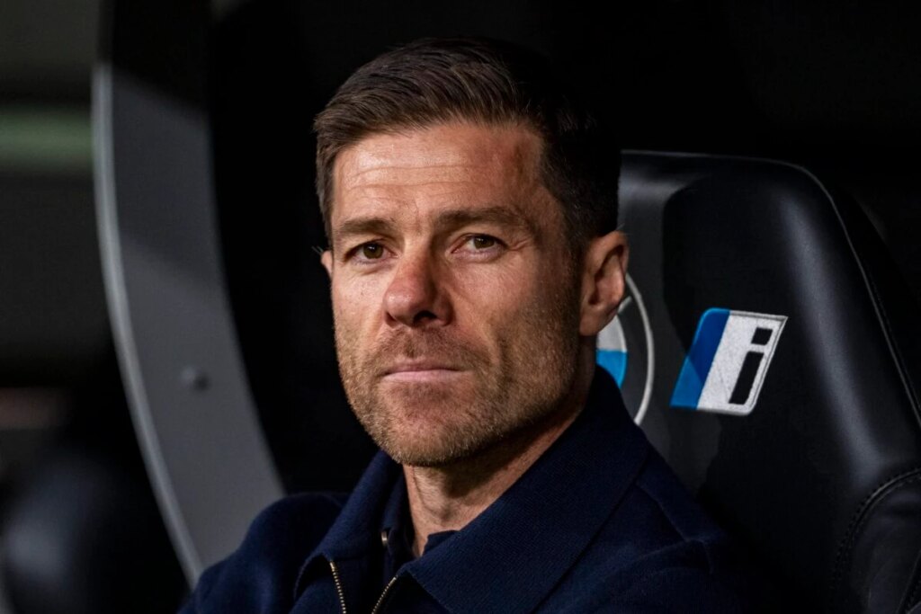 Chelsea fecha a contratação de Xabi Alonso por quatro temporadas