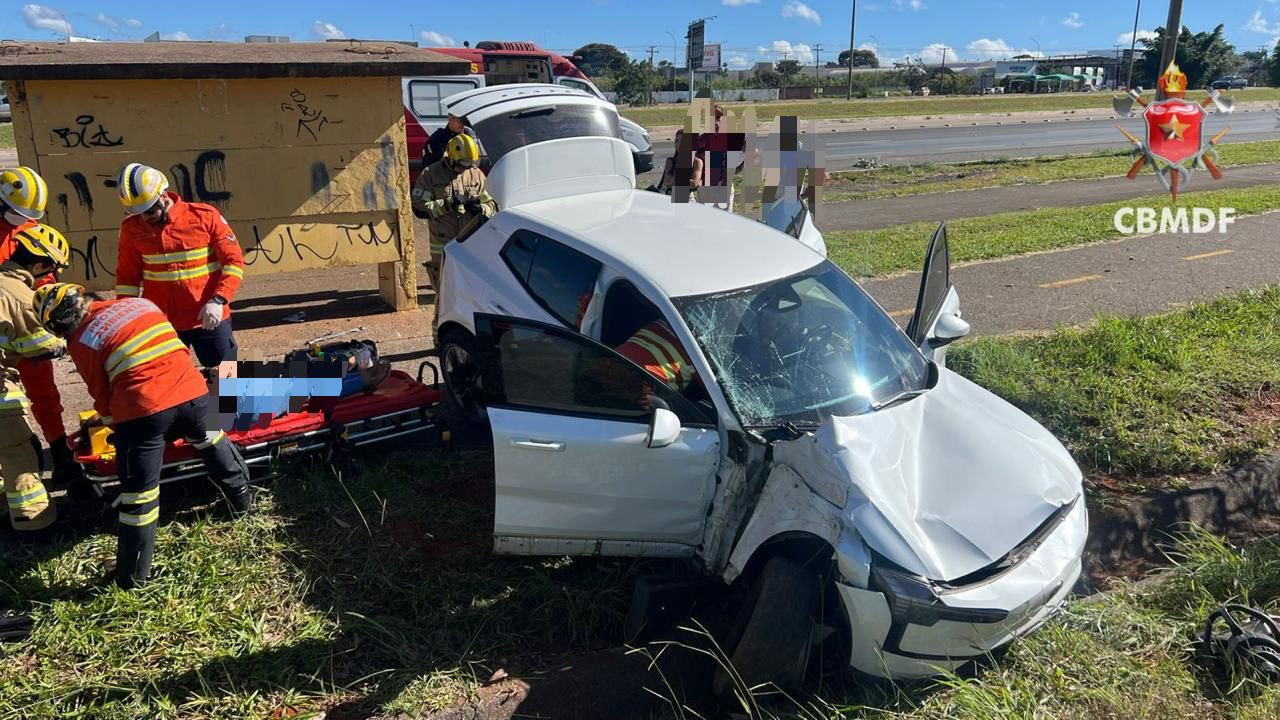 Mulher fica ferida após capotamento de carro no Núcleo Rural Ponte Alta