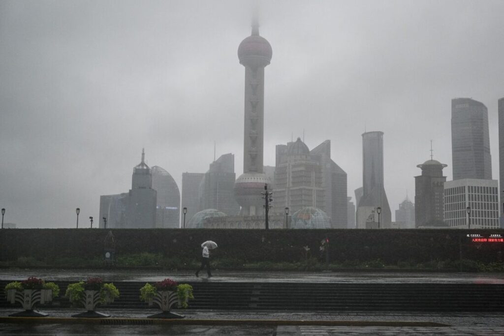 Na China, preços de imóveis e investimento no setor seguem em queda